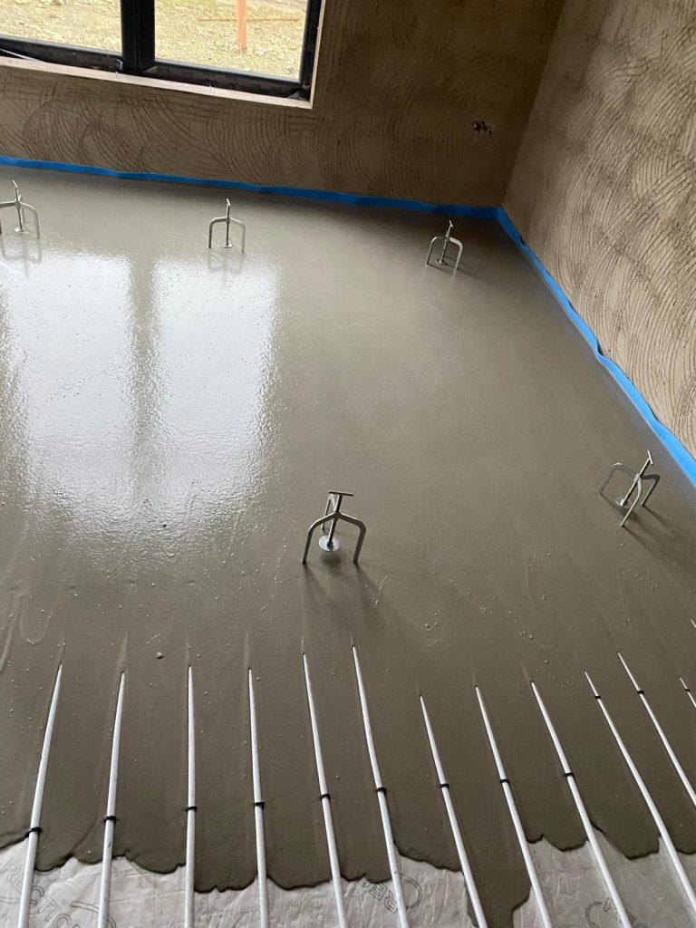 liquid screeding -Gorsgoch