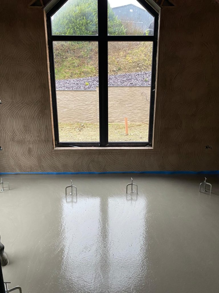 liquid screeding -Gorsgoch