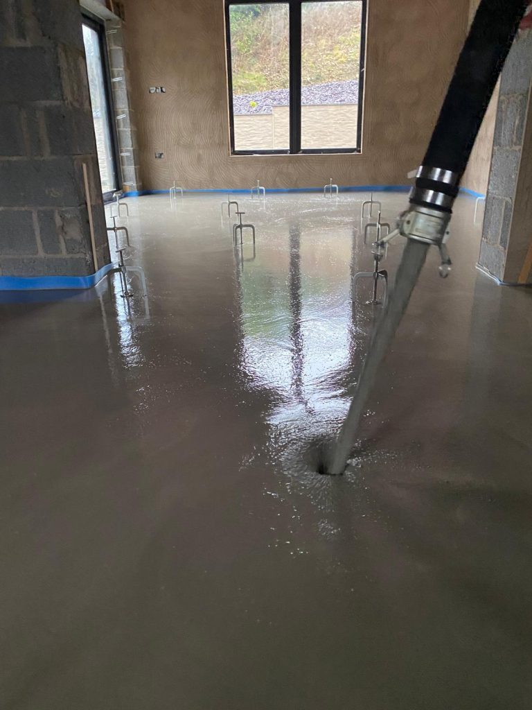 liquid screeding -Gorsgoch