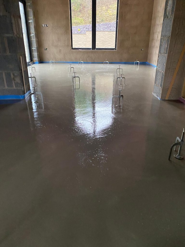 liquid screeding -Gorsgoch